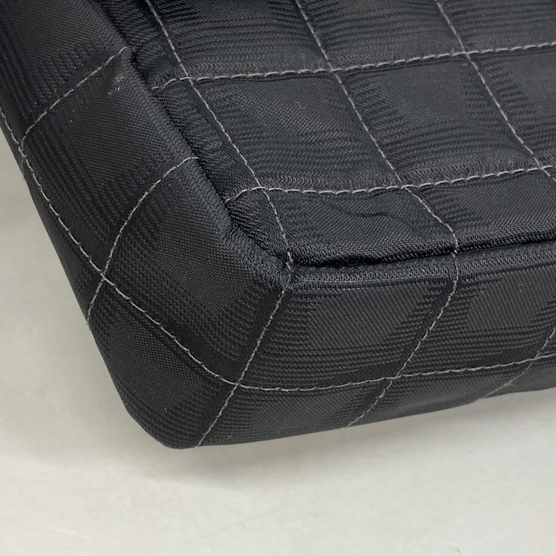 ★最終価格★SALE【6dc2885】シャネル ショルダーバッグ ニュートラベル Wチェーン ナイロン ブラック シルバー金具【中古】レディース