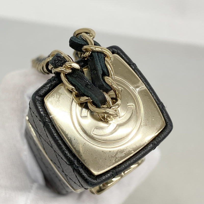 ★最終価格★SALE【6dc3766-k】シャネル リップケース マトラッセ ラムスキン ブラック シャンパンゴールド金具【中古】レディース