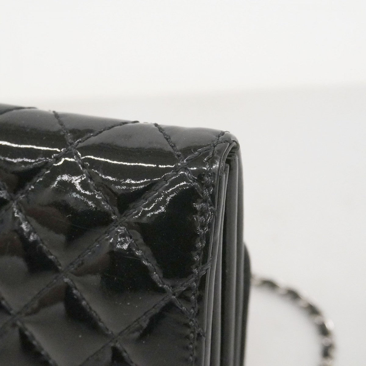 ★SALE【6de6251-k】シャネル ショルダーウォレット マトラッセ チェーンショルダー パテントレザー ブラック シルバー金具【中古】レディース