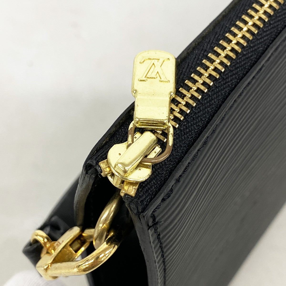 ★SALE【6de6412】ルイヴィトン ポーチ エピ ポシェットアクセソワール M52942 ノワール【中古】レディース