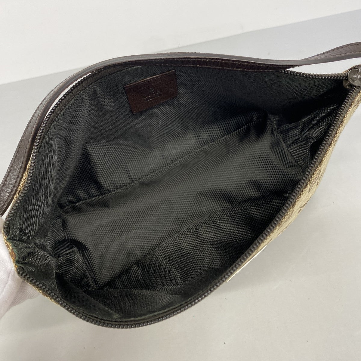 【6de6432-k】グッチ ポーチ GGキャンバス 07198 キャンバス ベージュ ブラウン シルバー金具【中古】レディース