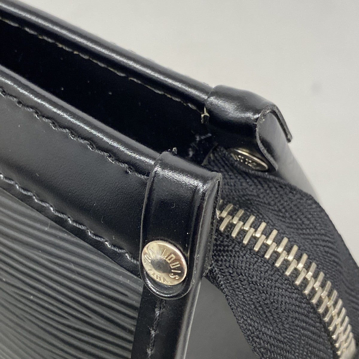 【6eb0847-k】ルイヴィトン ハンドバッグ エピ マドレーヌPM M59332 ノワール【中古】レディース