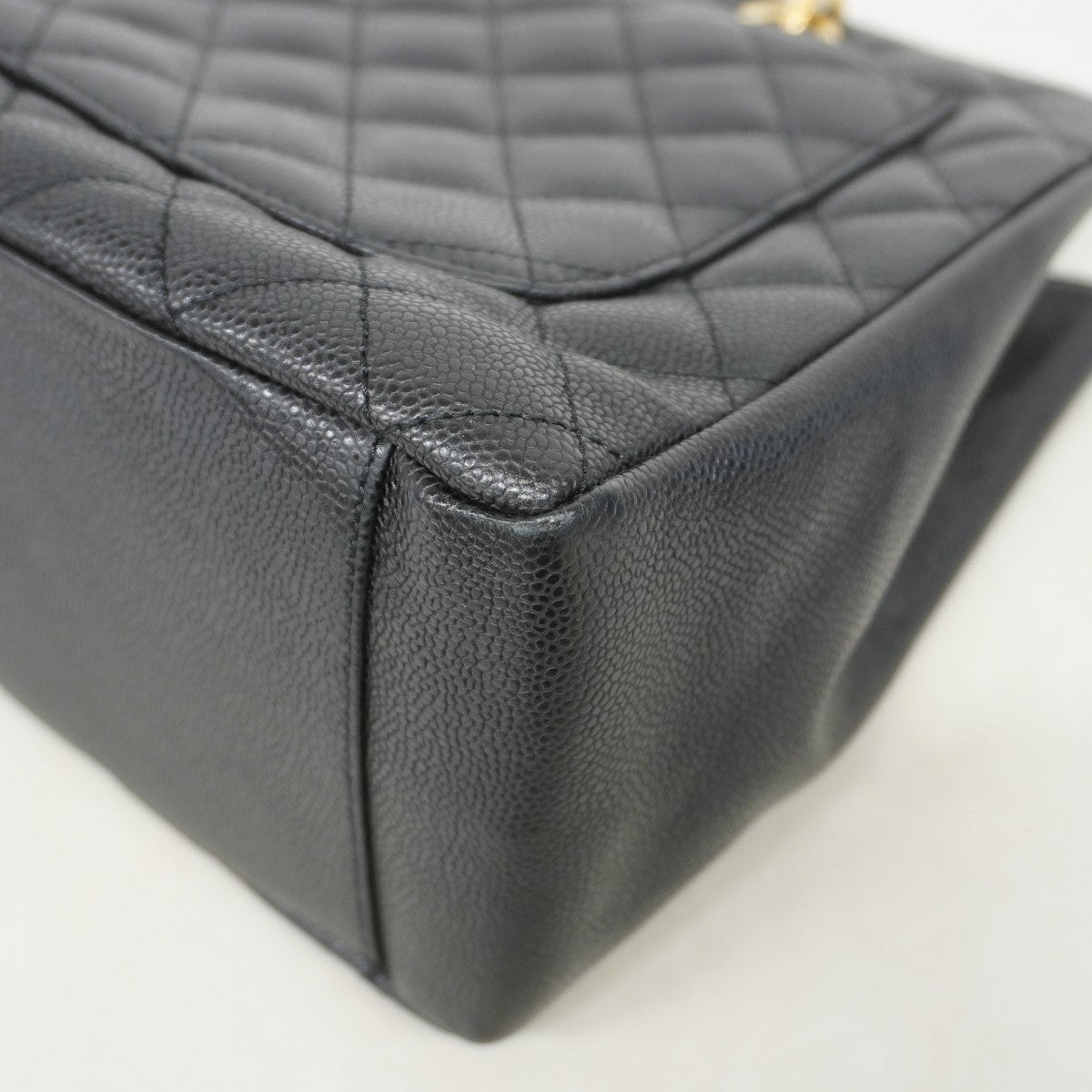 【6eb1742】シャネル チェーントート マトラッセ キャビアスキン ブラック ゴールド金具【中古】レディース