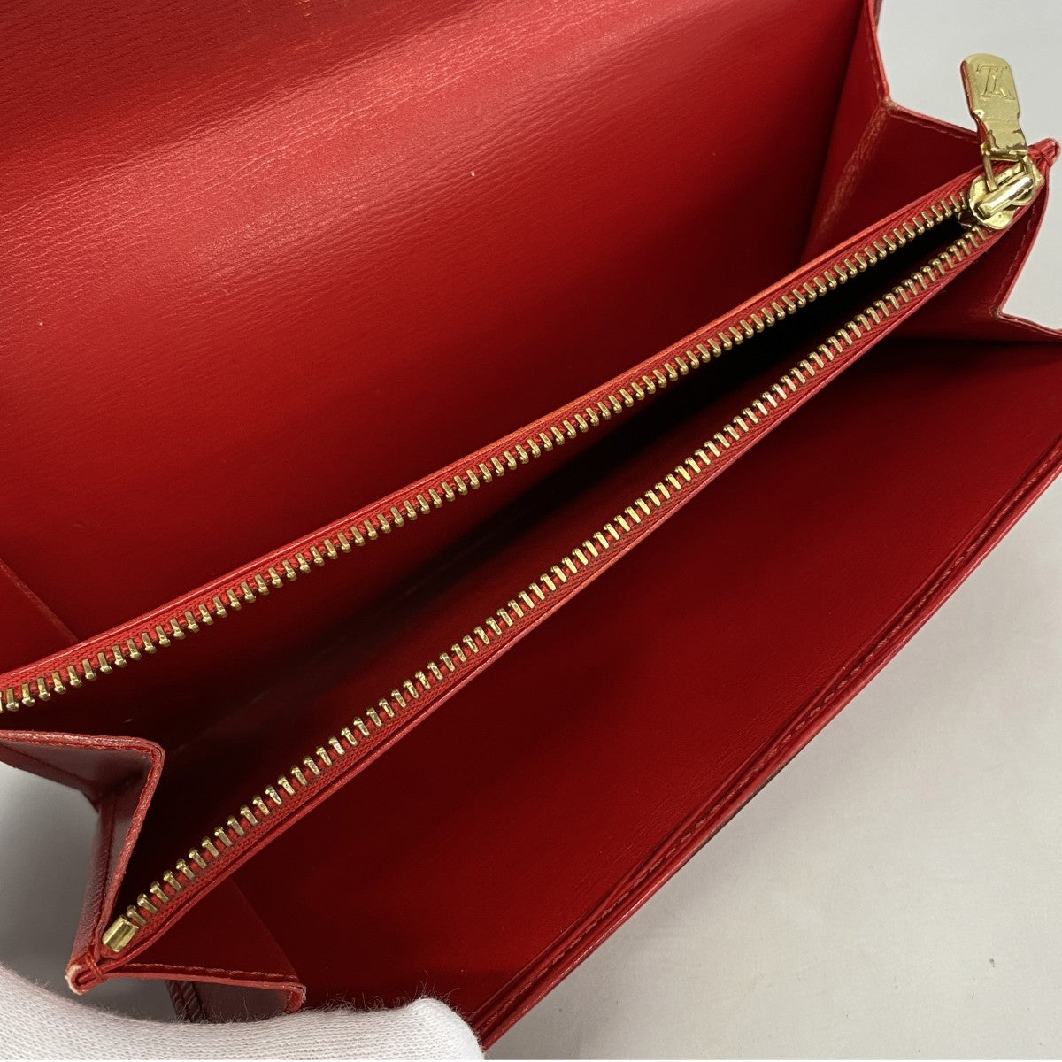 【6ec2557】ルイヴィトン 長財布 エピ ポシェットポルトモネクレディ M63577 カスティリアンレッド【中古】レディース