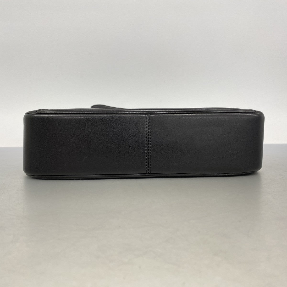 【6ed4422】カルティエ ショルダーバッグ パンテール レザー ブラック ゴールド金具【中古】レディース