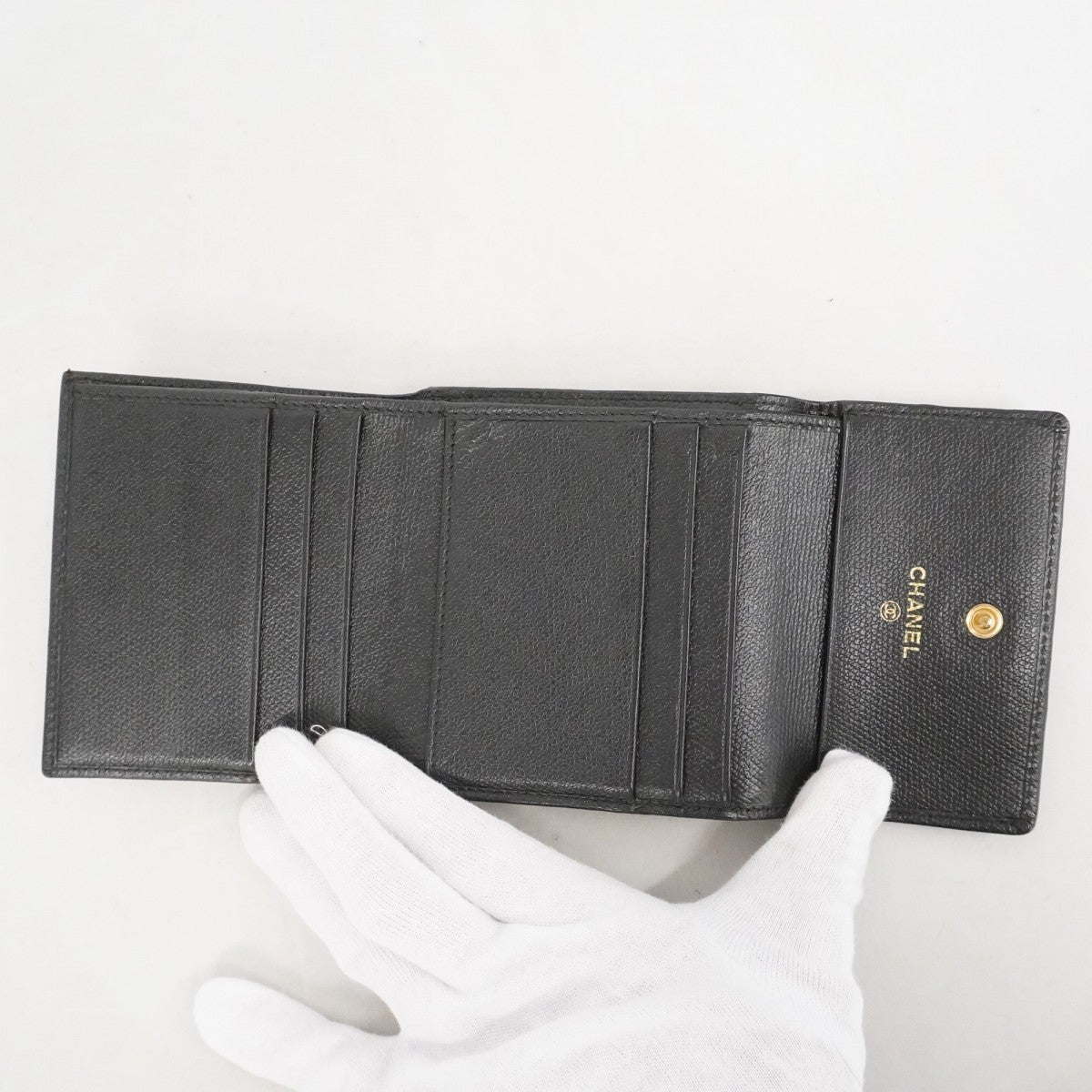 【6ed4777】シャネル 三つ折り財布 ココボタン レザー ブラック シャンパンゴールド金具【中古】レディース