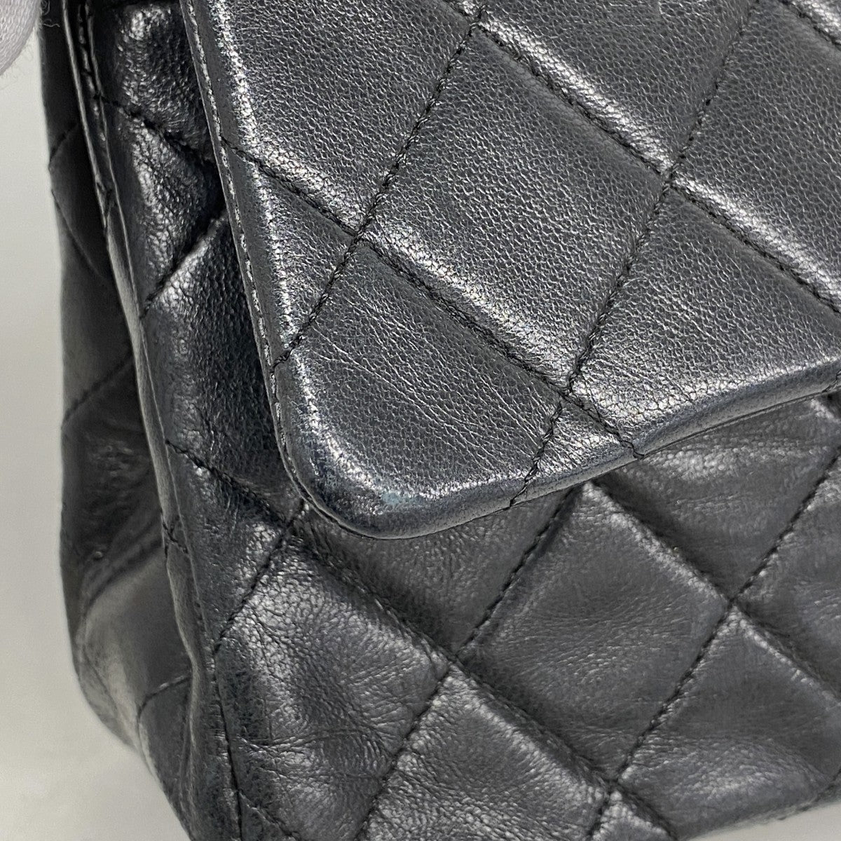 【6ee4982】シャネル ショルダーバッグ マトラッセ Wフラップ Wチェーン ラムスキン ブラック ゴールド金具【中古】レディース