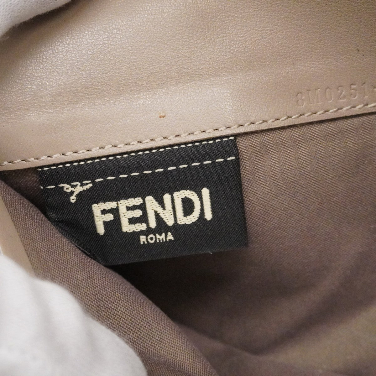 【6ee5379】フェンディ 長財布 レザー グレージュ ゴールド金具【中古】レディース