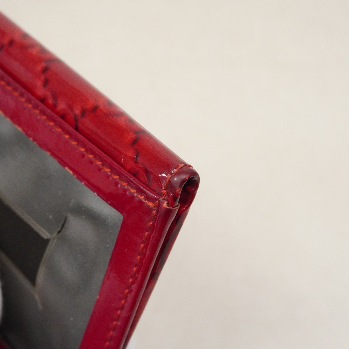 【6ee5574-k】グッチ カードケース 224261 エナメル レッド シャンパンゴールド金具【中古】レディース