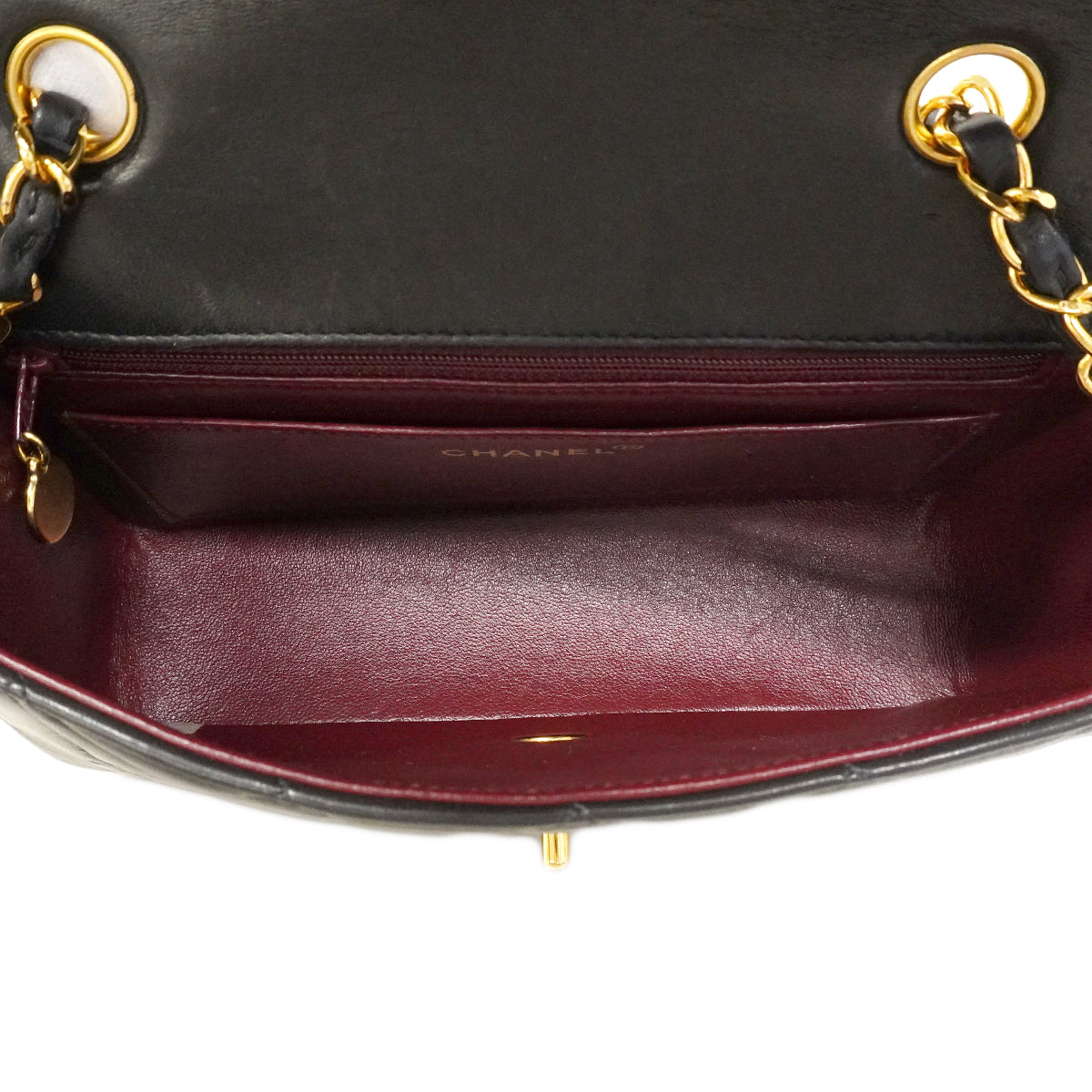【6ee5661】シャネル ショルダーバッグ ダイアナ チェーンショルダー ラムスキン ブラック ゴールド金具【中古】レディース