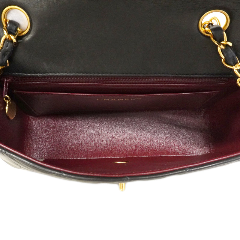 【6ee5661】シャネル ショルダーバッグ ダイアナ チェーンショルダー ラムスキン ブラック ゴールド金具【中古】レディース