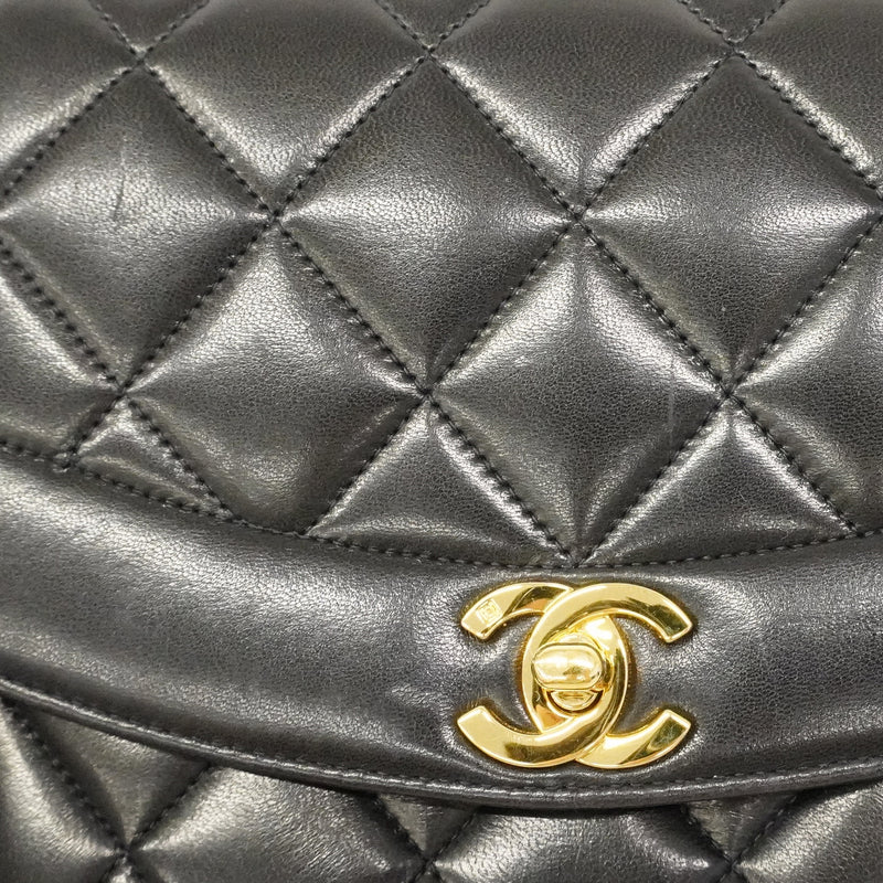 【6ee5661】シャネル ショルダーバッグ ダイアナ チェーンショルダー ラムスキン ブラック ゴールド金具【中古】レディース