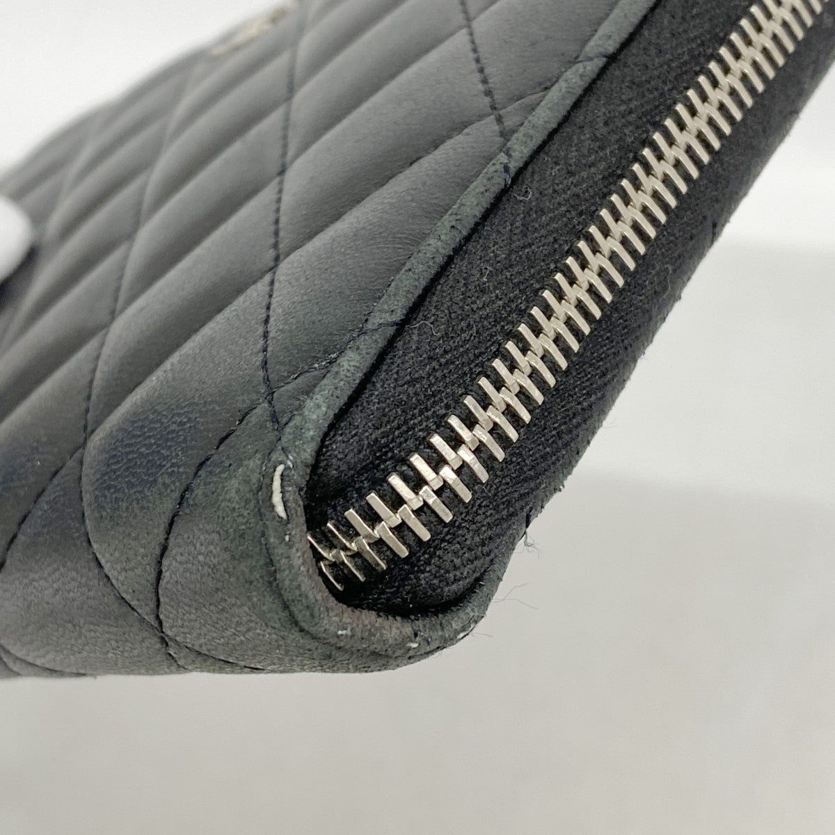 【6ee5752-k】シャネル 長財布 マトラッセ ラムスキン ブラック シルバー金具【中古】レディース