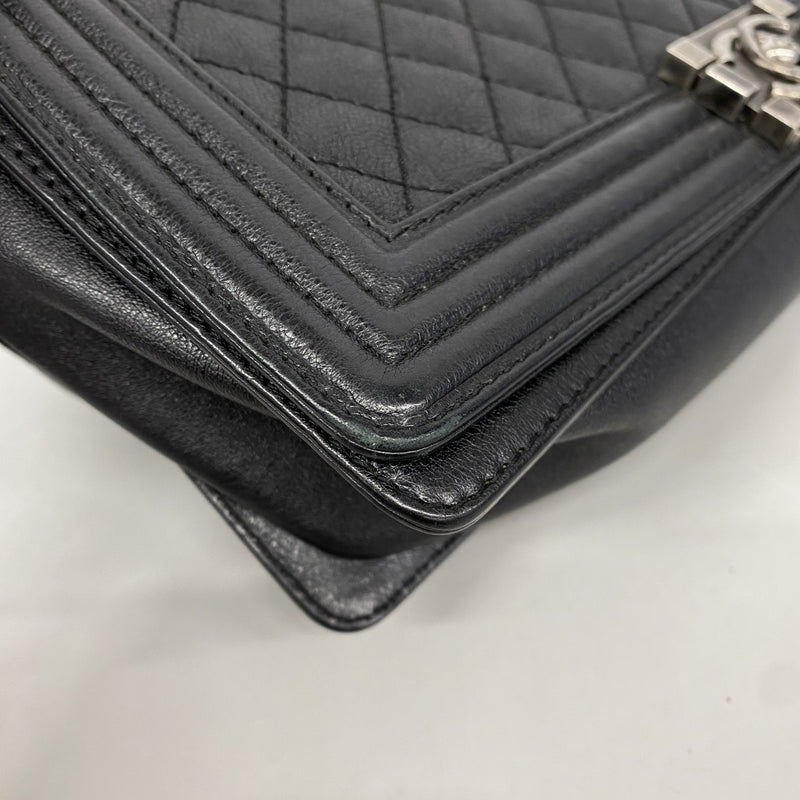 【6ee5789-k】シャネル ショルダーバッグ ボーイシャネル チェーンショルダー カーフ ブラック シルバー金具【中古】レディース