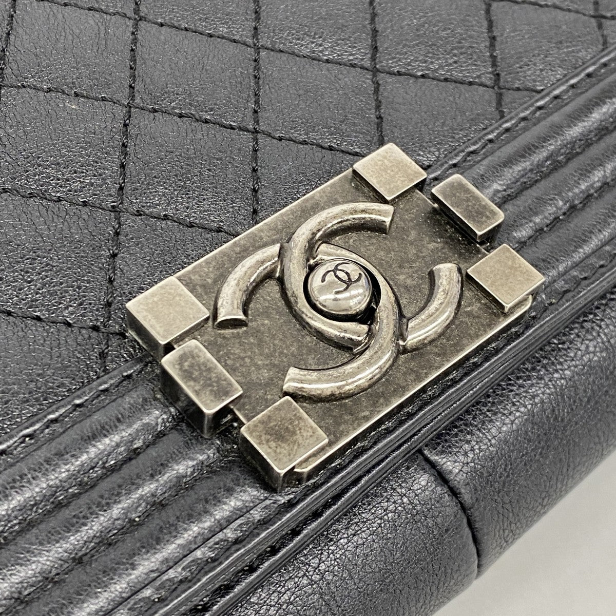 【6ee5789-k】シャネル ショルダーバッグ ボーイシャネル チェーンショルダー カーフ ブラック シルバー金具【中古】レディース
