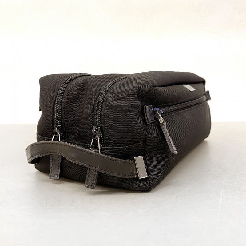 【6ee5893-k】グッチ ポーチ 02888 ナイロン ブラック シルバー金具【中古】メンズ レディース ユニセックス