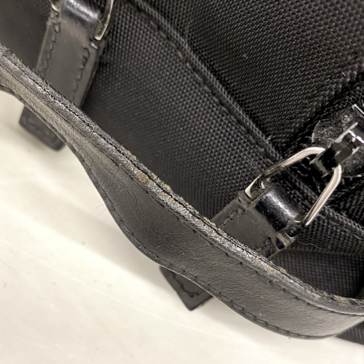 【6ee5893-k】グッチ ポーチ 02888 ナイロン ブラック シルバー金具【中古】メンズ レディース ユニセックス