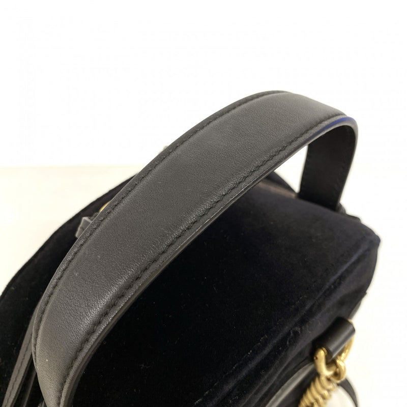 【6ee5894-k】グッチ リュック・デイパック GGマーモント 524568 ベルベット ブラック ゴールド金具【中古】レディース
