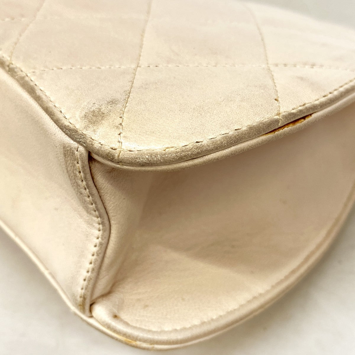 【6ee5896-k】シャネル ハンドバッグ マトラッセ ラムスキン アイボリー シルバー金具【中古】レディース