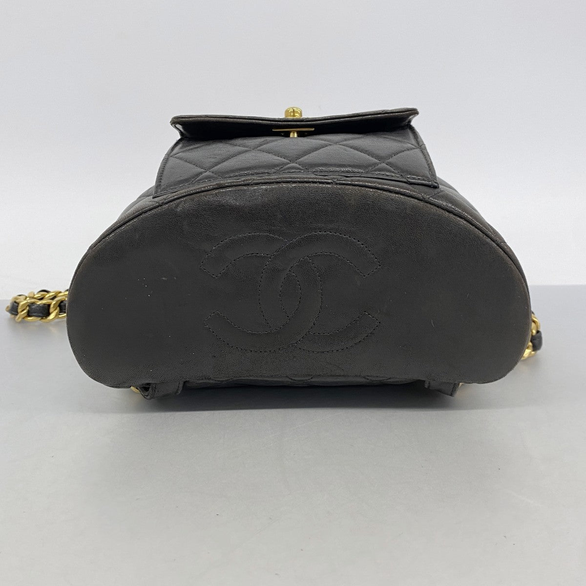 【6ee5915-k】シャネル リュック・デイパック マトラッセ ラムスキン ブラック ゴールド金具【中古】レディース