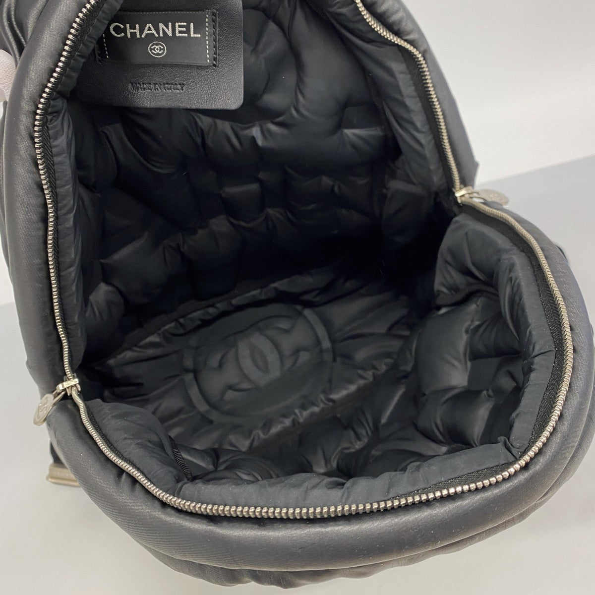 【6ee5982-k】シャネル リュック・デイパック ドゥドゥーヌ ナイロン ブラック シルバー金具【中古】レディース