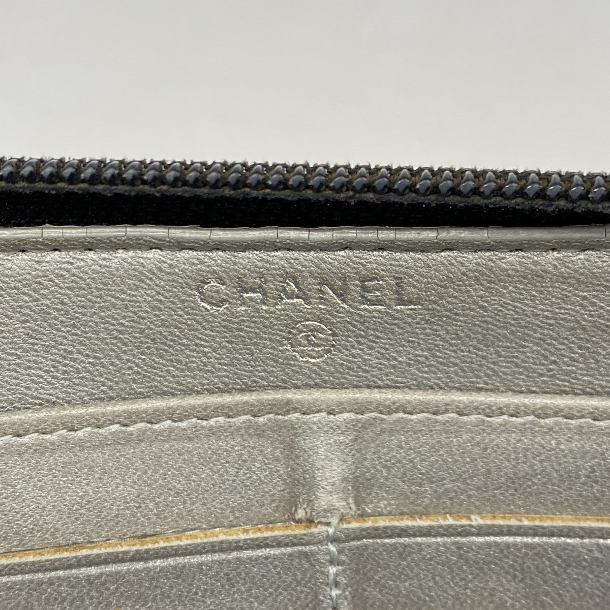 【6ee6102-k】シャネル 長財布 カメリア ラムスキン ブラック シルバー金具【中古】レディース