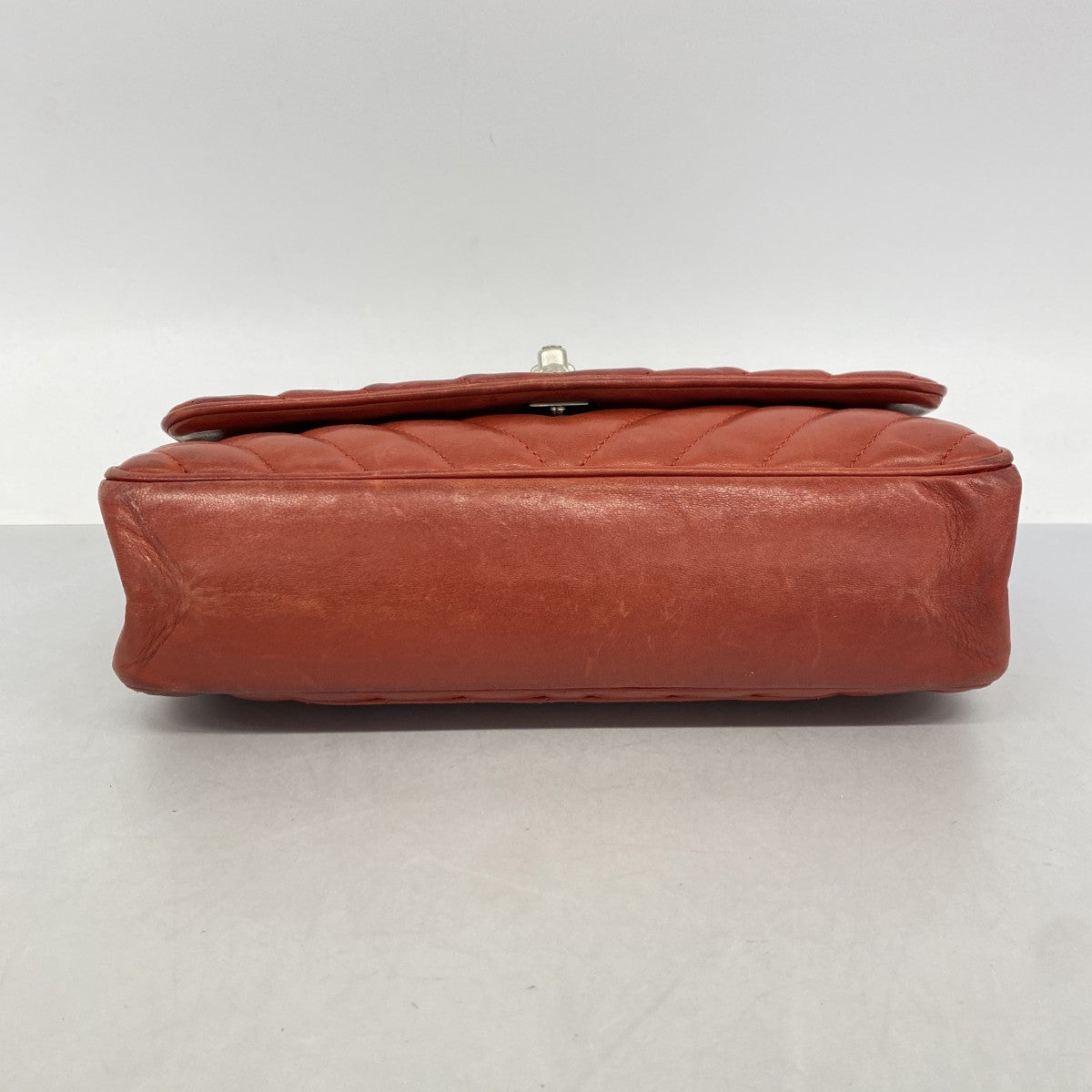 ★SALE【6ee6169-k】シャネル ショルダーバッグ Wチェーン シェブロン/ライオン ラムスキン レッド シルバー金具【中古】レディース