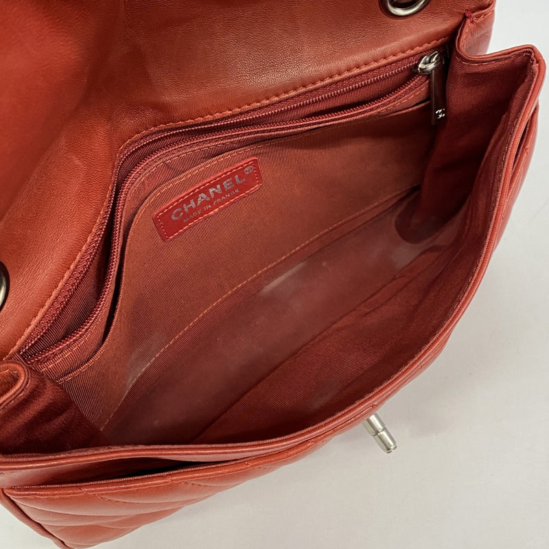 ★SALE【6ee6169-k】シャネル ショルダーバッグ Wチェーン シェブロン/ライオン ラムスキン レッド シルバー金具【中古】レディース