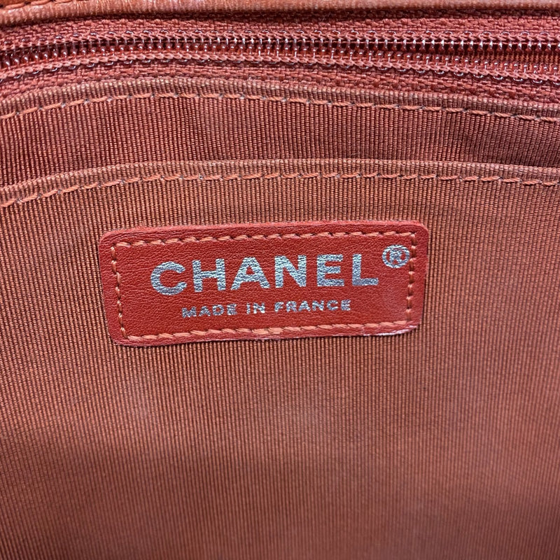 ★SALE【6ee6169-k】シャネル ショルダーバッグ Wチェーン シェブロン/ライオン ラムスキン レッド シルバー金具【中古】レディース