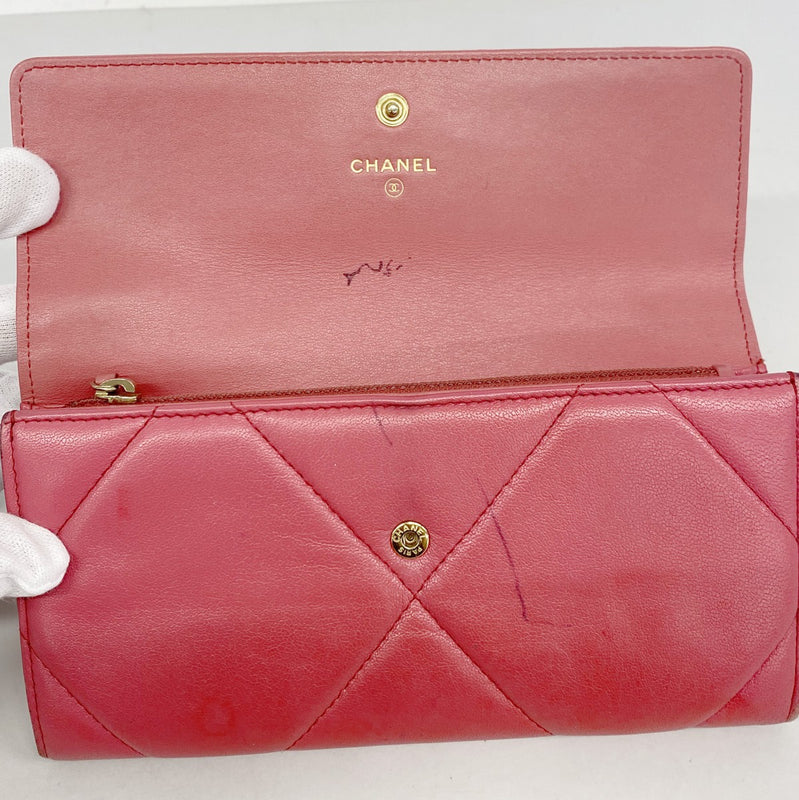 ★SALE【6ee6171-k】シャネル 長財布 シャネル19 ラムスキン ピンク ゴールド金具【中古】レディース
