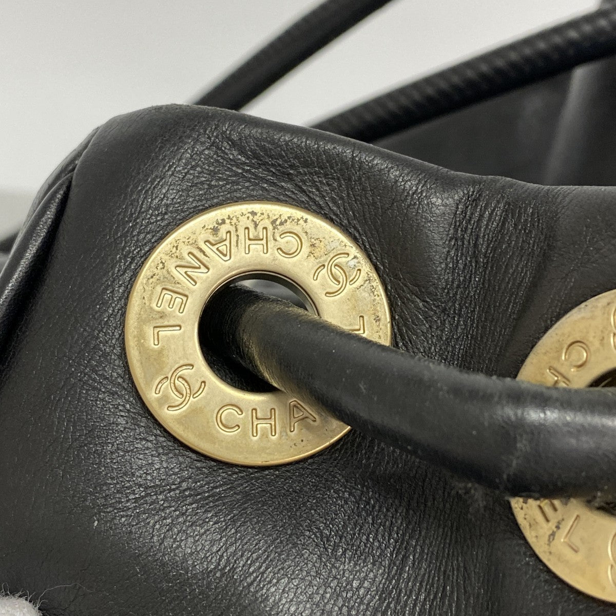 【6ee6291-k】シャネル ショルダーバッグ カメリア ラムスキン ブラック ホワイト ゴールド金具【中古】レディース