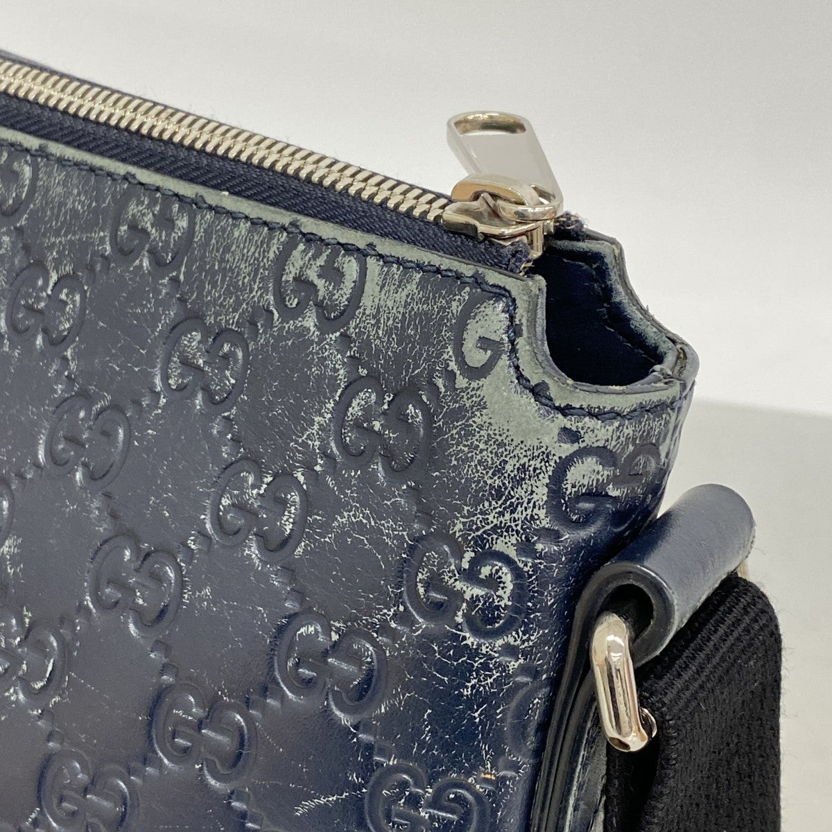 【6ee6469-k】グッチ ショルダーバッグ グッチシマ 406408 レザー ネイビー シルバー金具【中古】メンズ