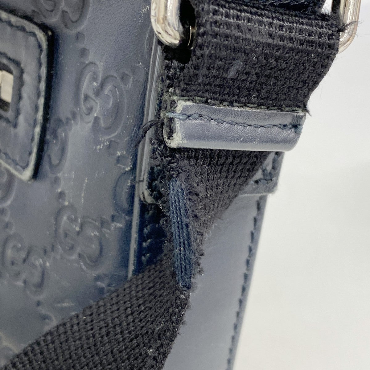 【6ee6469-k】グッチ ショルダーバッグ グッチシマ 406408 レザー ネイビー シルバー金具【中古】メンズ