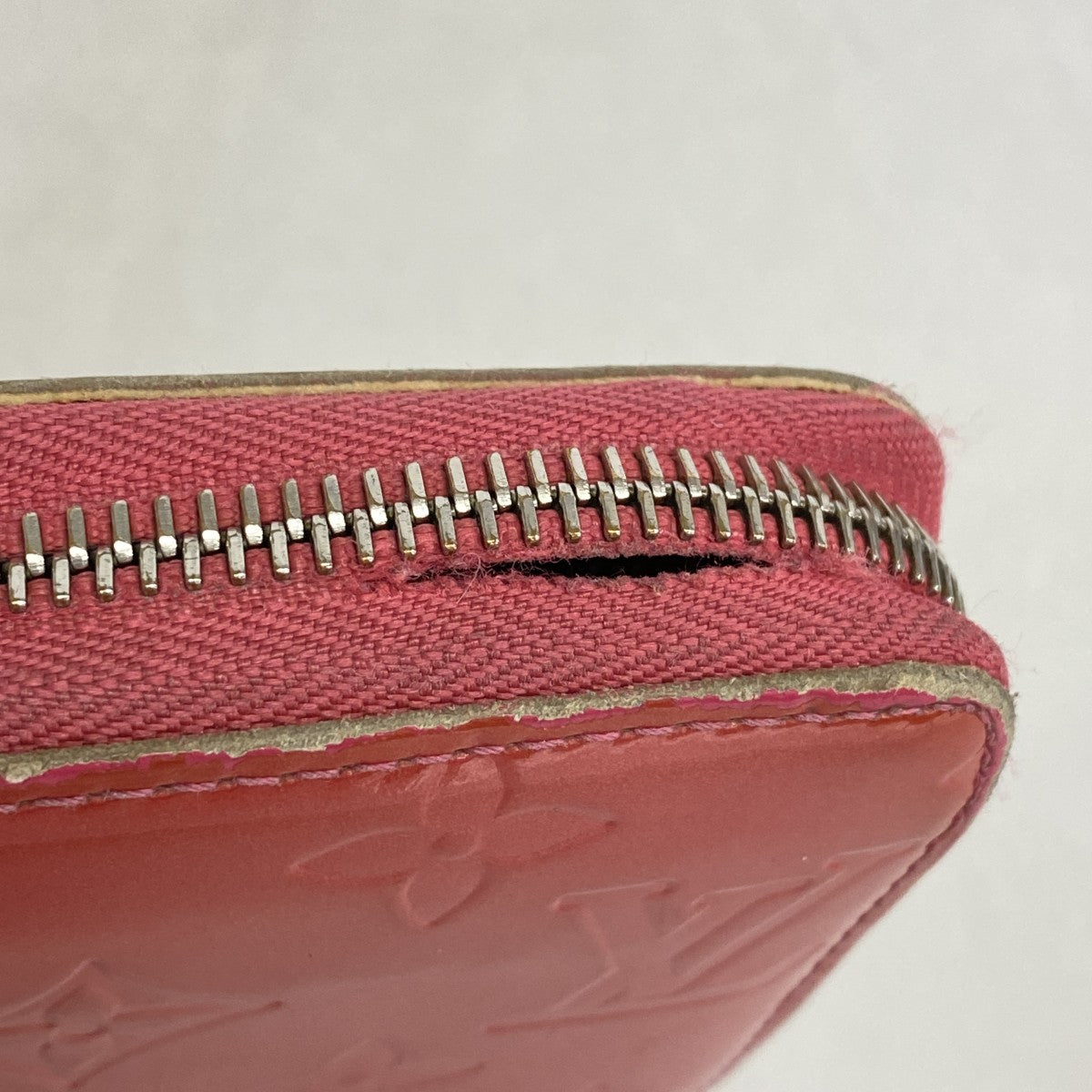 【6ee6500-k】ルイヴィトン 長財布 ヴェルニ ジッピーウォレット M9147F フランボワーズ【中古】レディース