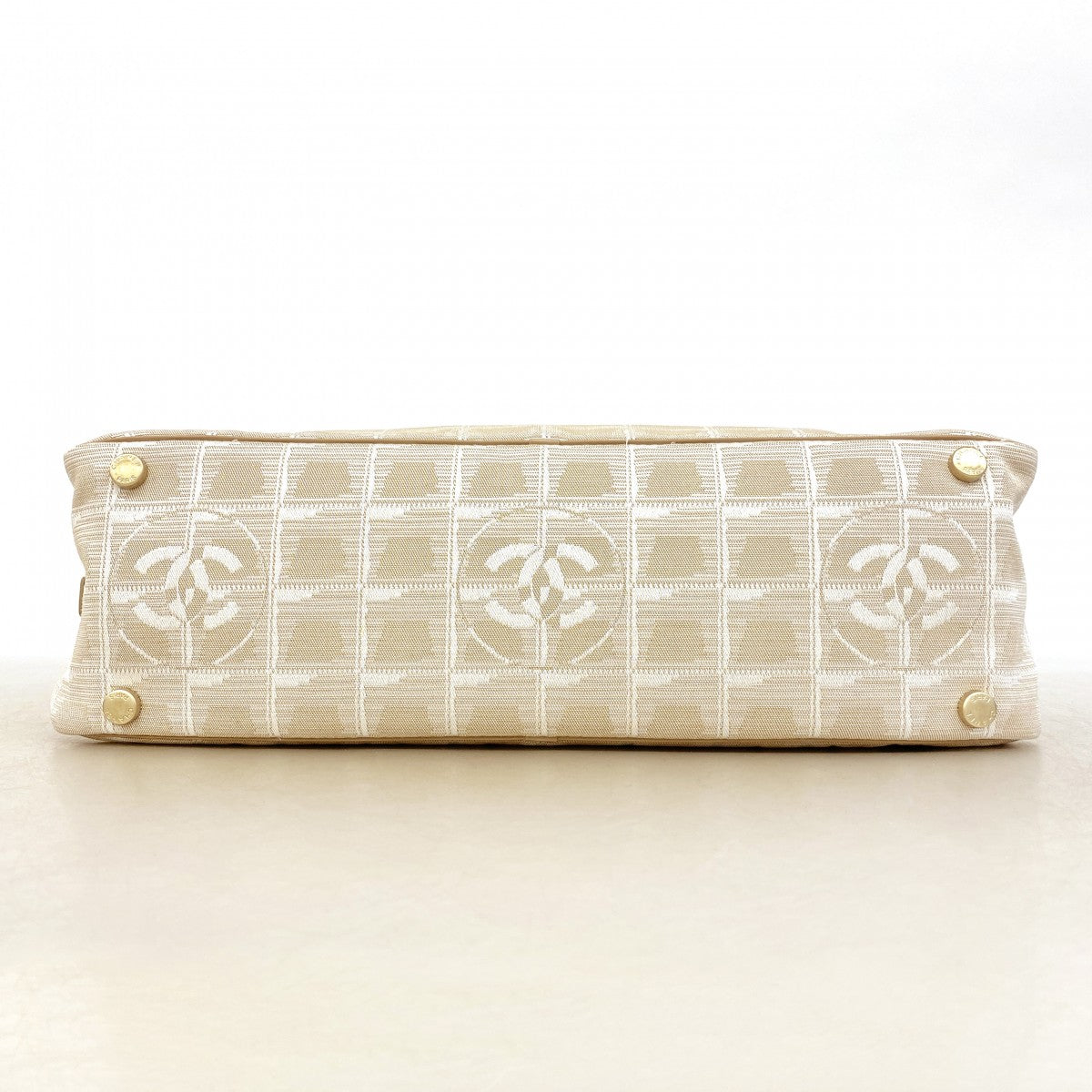 【6ee6555-k】シャネル ハンドバッグ ニュートラベル ナイロン ベージュ ゴールド金具【中古】レディース