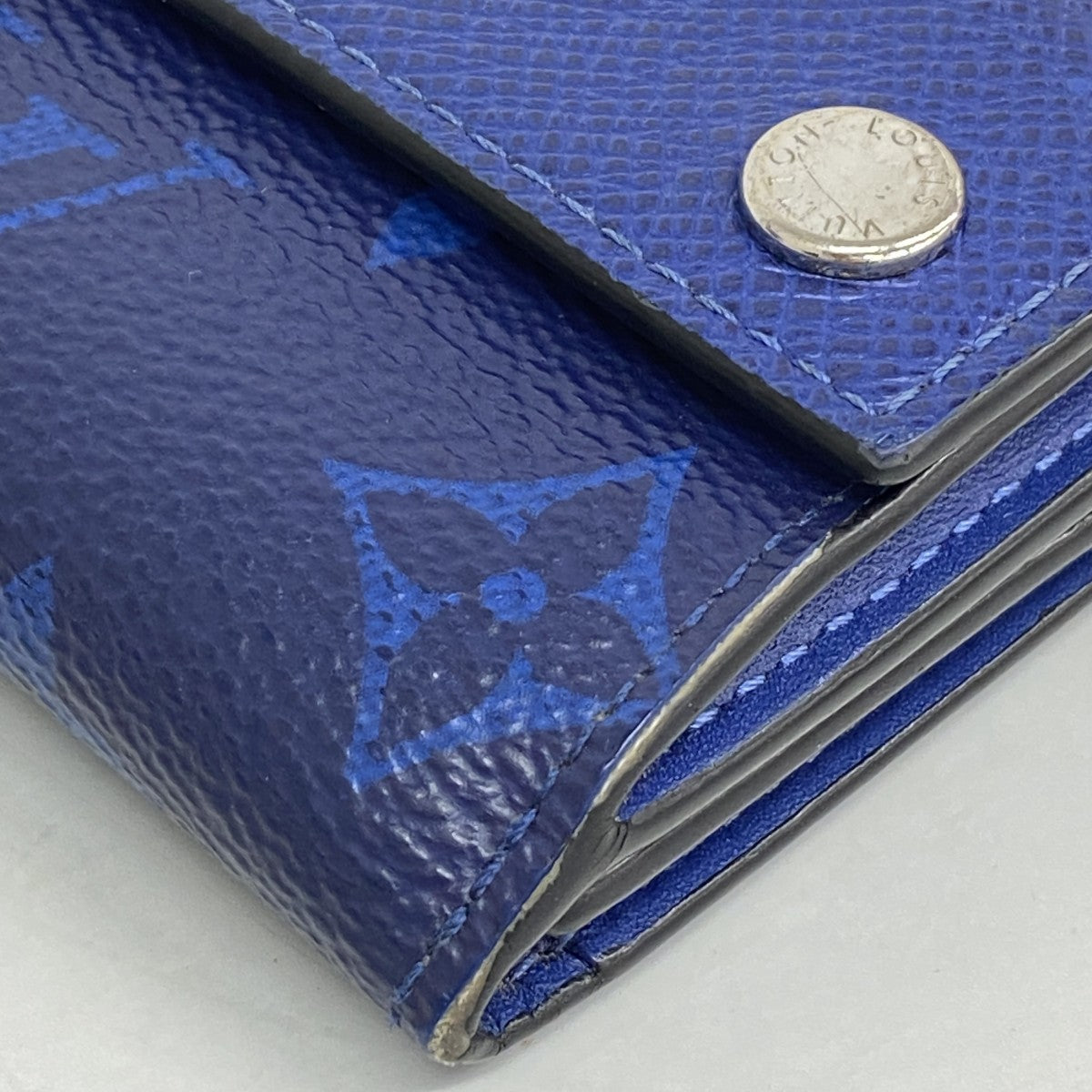 【6ef6620】ルイヴィトン 三つ折り長財布 タイガラマ ディスカバリーコンパクト M67620 ブルー【中古】メンズ