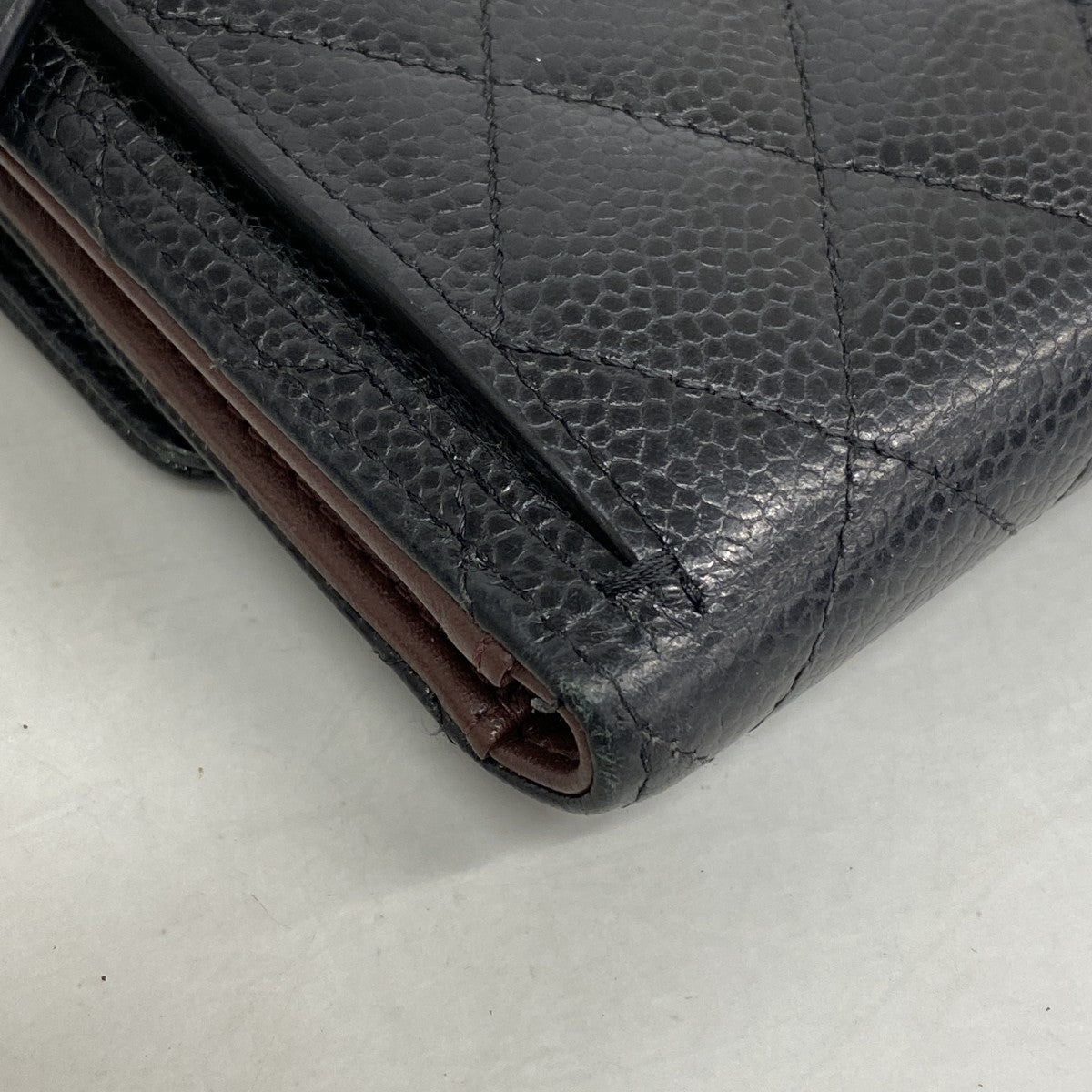 【6ef6622】シャネル 三つ折り財布 マトラッセ キャビアスキン ブラック ゴールド金具【中古】レディース
