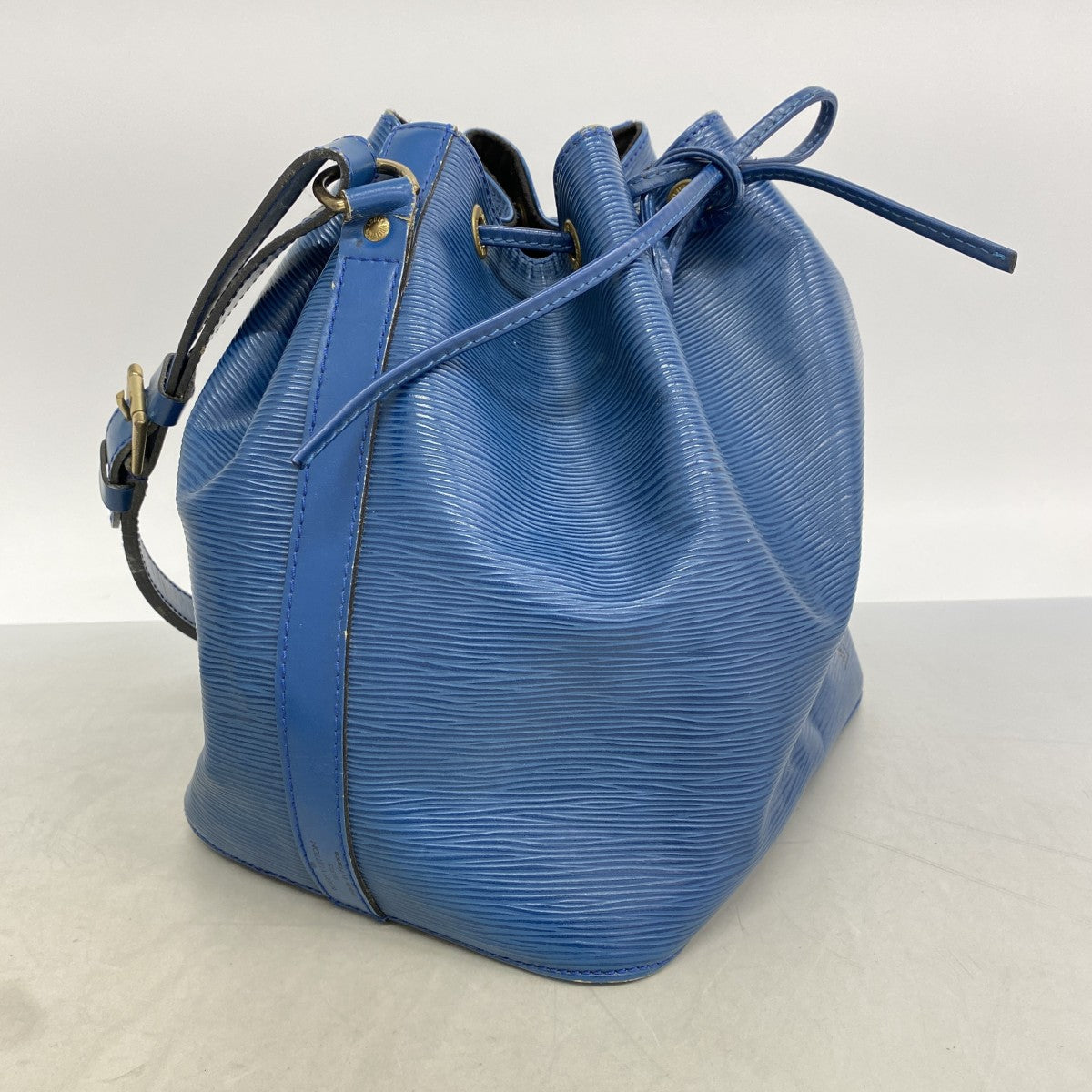 【6ef6644】ルイヴィトン ショルダーバッグ エピ プチノエ M44105 トレドブルー【中古】レディース