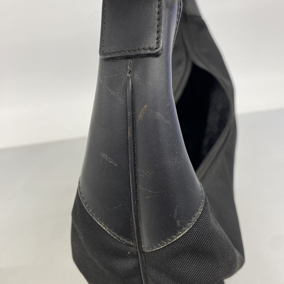 【6fa0283-k】グッチ ショルダーバッグ 001 4157 ナイロンキャンバス ブラック ゴールド金具【中古】レディース