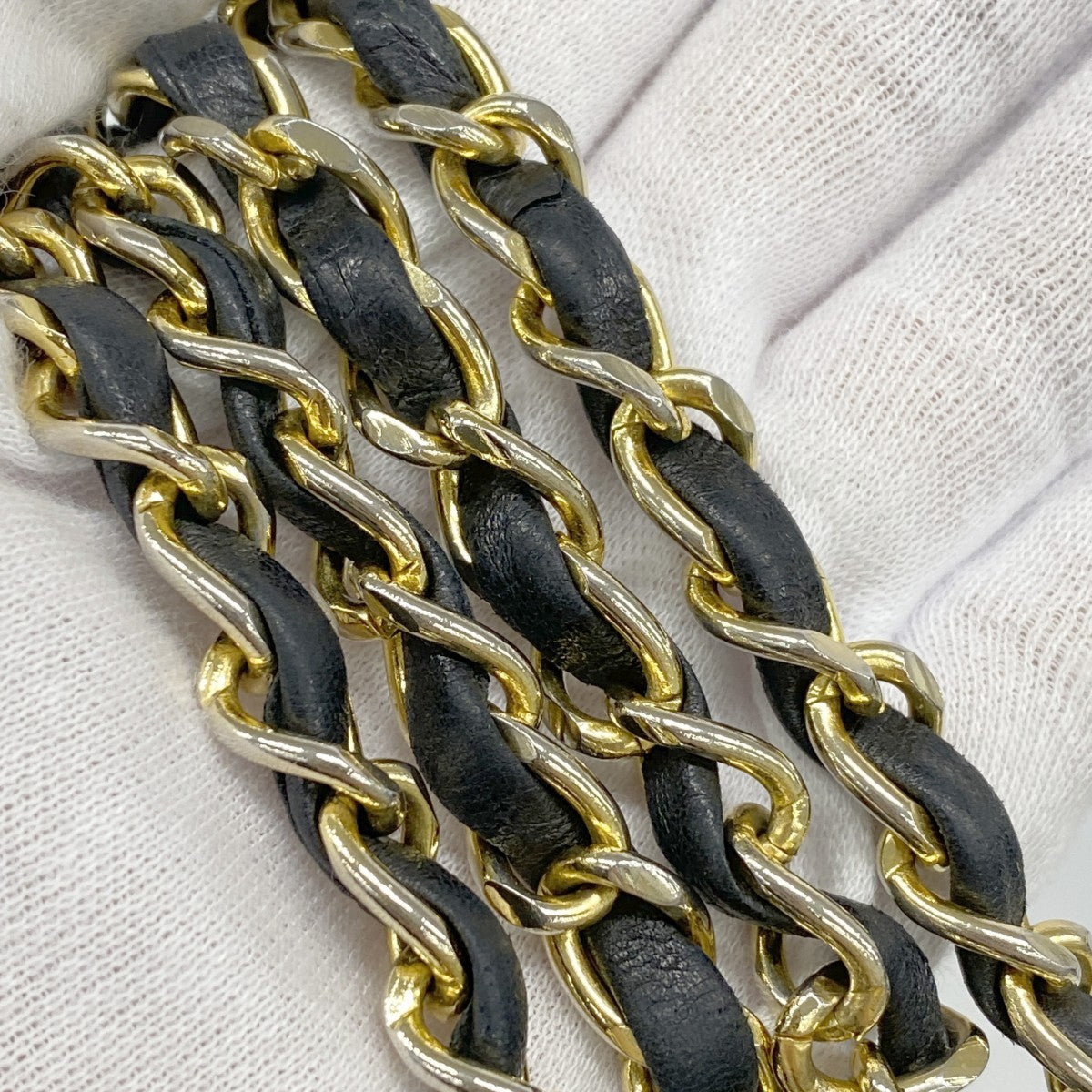 【6fa0391-h】シャネル ショルダーバッグ マトラッセ Wフラップ Wチェーン ラムスキン ブラック ゴールド金具【中古】レディース