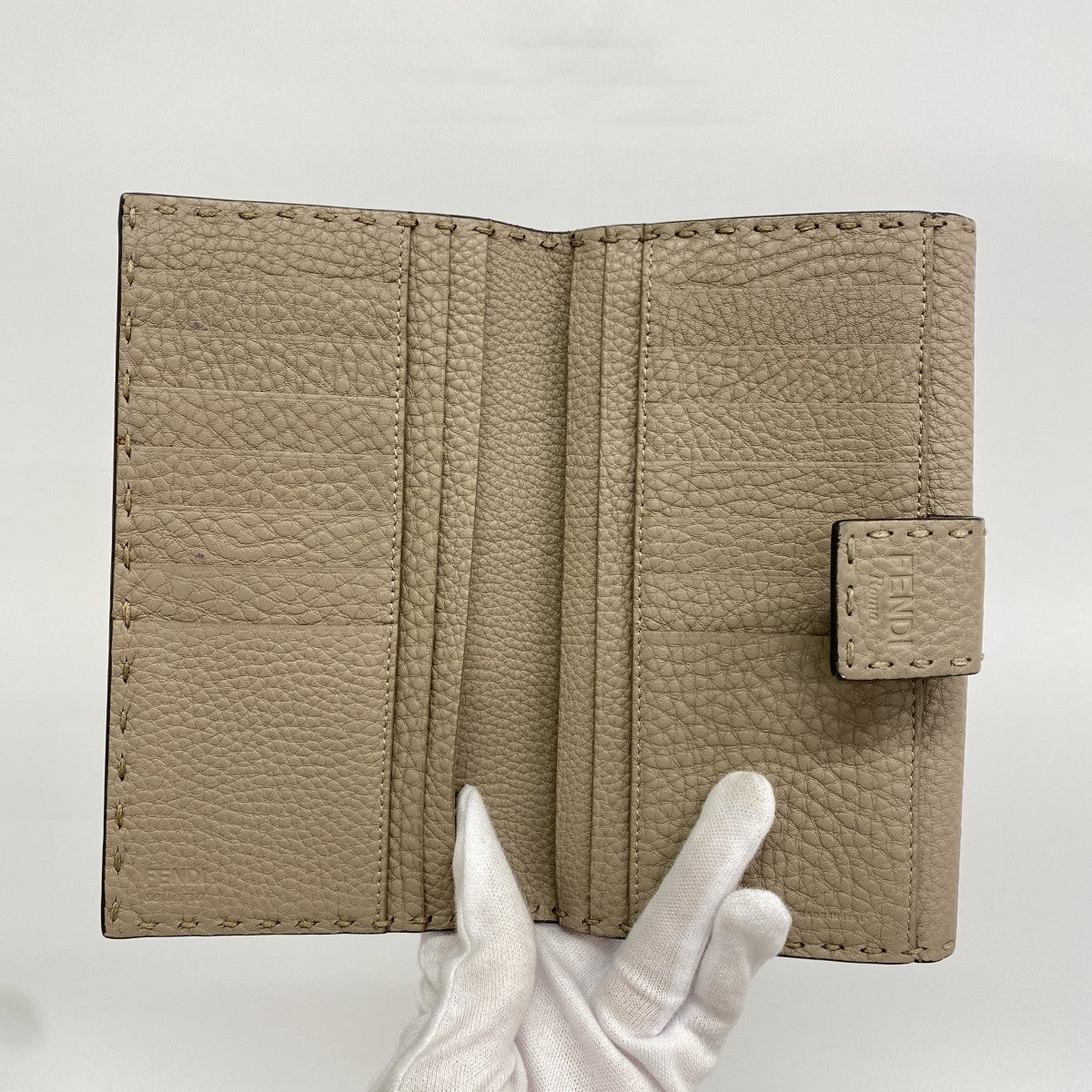 【6fa0463】フェンディ 長財布 セレリア ピーカブー レザー ベージュ シルバー金具【中古】レディース