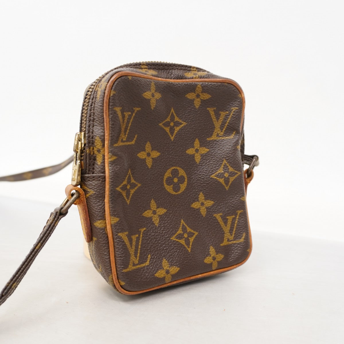 【6fa0709】ルイヴィトン ショルダーバッグ モノグラム ミニダヌーブ M45268 ブラウン【中古】レディース