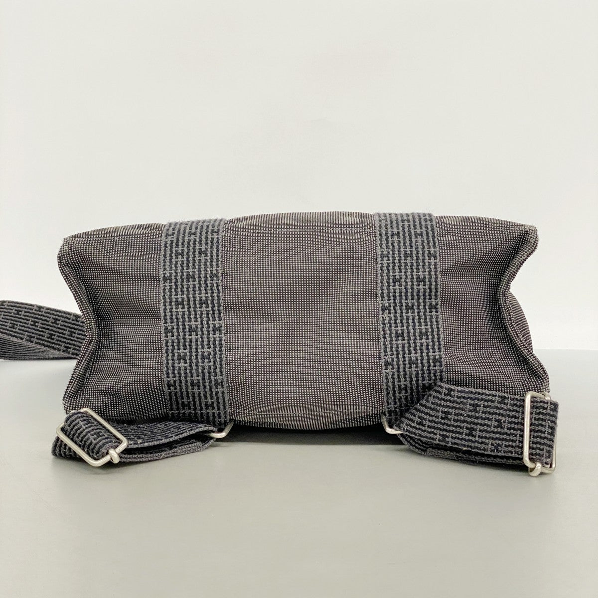 【6fa0778】エルメス リュック・デイパック エールラインアドMM キャンバス グレー シルバー金具【中古】メンズ レディース ユニセックス