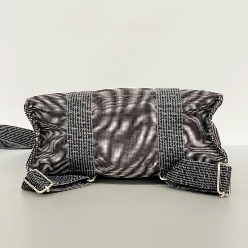 【6fa0778】エルメス リュック・デイパック エールラインアドMM キャンバス グレー シルバー金具【中古】メンズ レディース ユニセックス