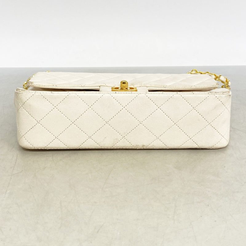 【6fa0955】シャネル ショルダーバッグ マトラッセ ラムスキン ホワイト ゴールド金具【中古】レディース