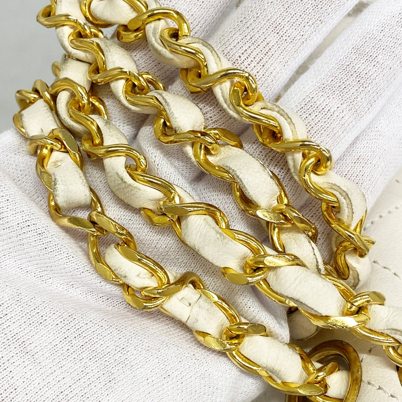【6fa0955】シャネル ショルダーバッグ マトラッセ ラムスキン ホワイト ゴールド金具【中古】レディース