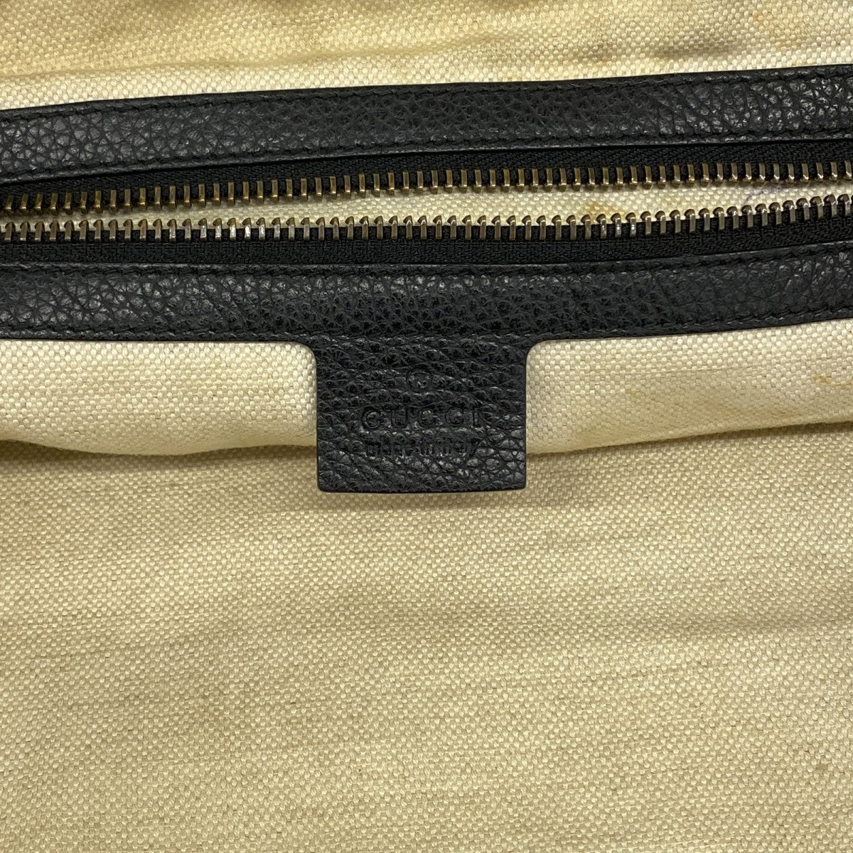 【6fa1008-k】グッチ ショルダーバッグ 523588 レザー ブラック ゴールド金具【中古】レディース