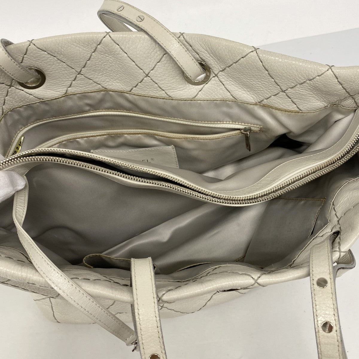 【6fa1024-k】シャネル トートバッグ オンザローズ レザー グレー シルバー金具【中古】レディース