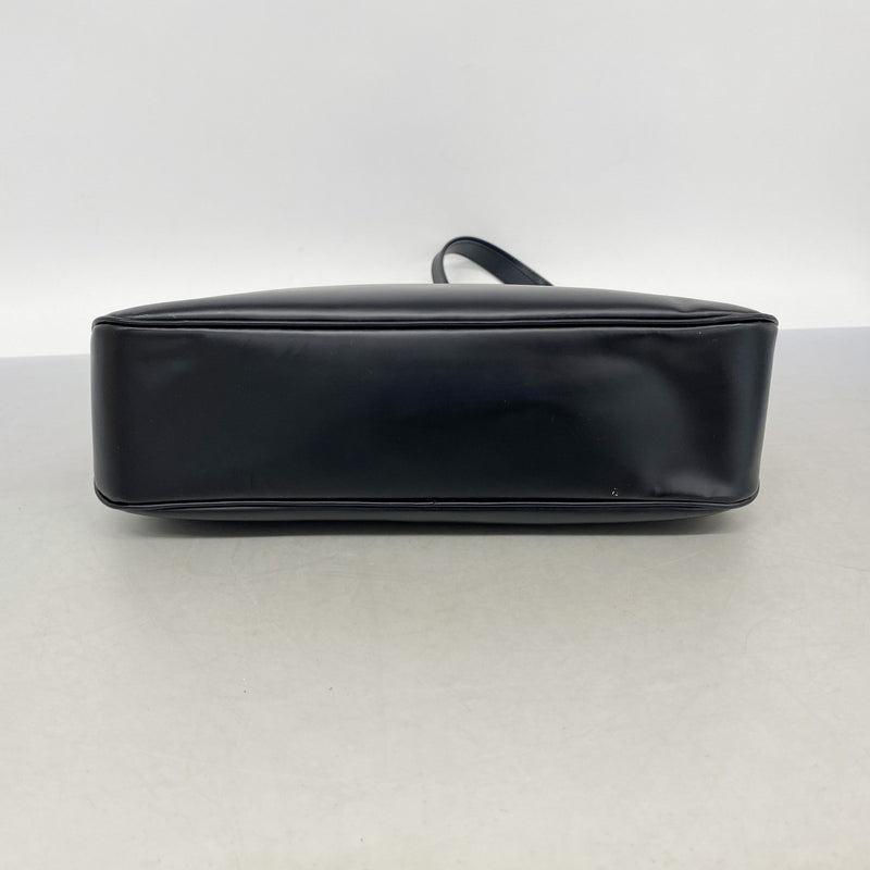 【6fa1041】サルヴァトーレフェラガモ ショルダーバッグ ヴァラ レザー ブラック シルバー金具【中古】レディース