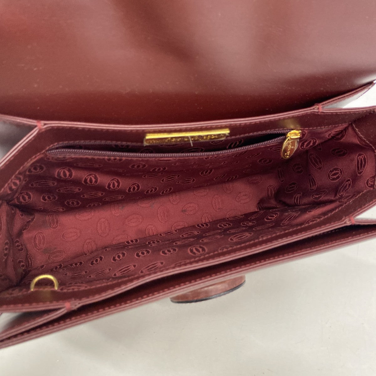 【6fa1042】カルティエ ショルダーバッグ マスト レザー ボルドー ゴールド金具【中古】レディース